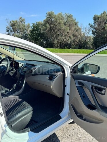 Hyundai Elantra 2015, 315,431 km - 1.8 l - Bakı