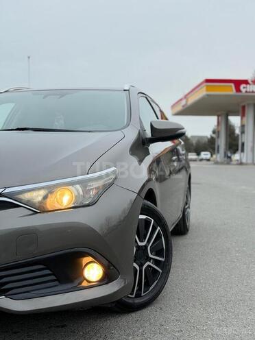 Toyota Auris 2016, 305,000 km - 1.6 l - Şirvan
