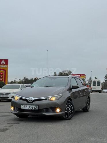 Toyota Auris 2016, 305,000 km - 1.6 l - Şirvan