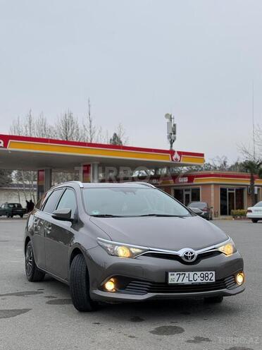 Toyota Auris 2016, 305,000 km - 1.6 l - Şirvan