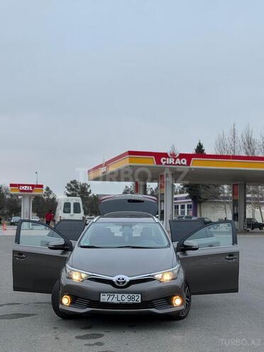 Toyota Auris 2016, 305,000 km - 1.6 l - Şirvan