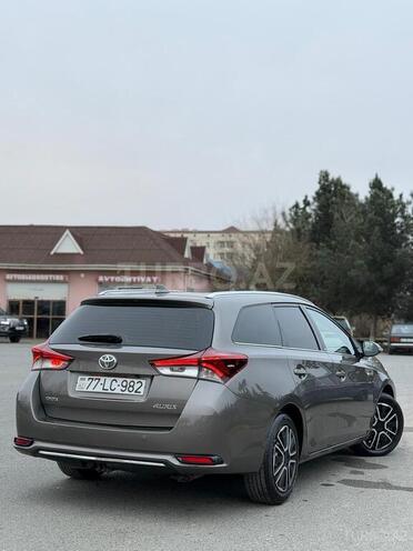 Toyota Auris 2016, 305,000 km - 1.6 l - Şirvan