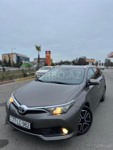Toyota Auris 2016, 305,000 km - 1.6 l - Şirvan