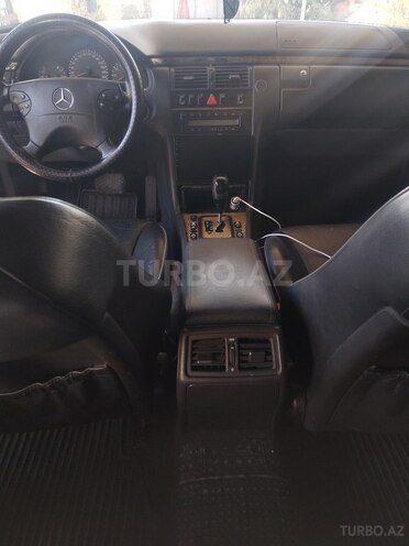 Mercedes E 280 2001, 359,000 km - 2.8 l - Bakı