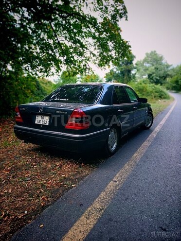 Mercedes C 220 1996, 441,285 km - 2.2 л - Qax