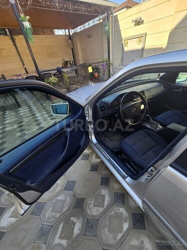 Mercedes C 240 2000, 320,000 km - 2.4 л - Sumqayıt