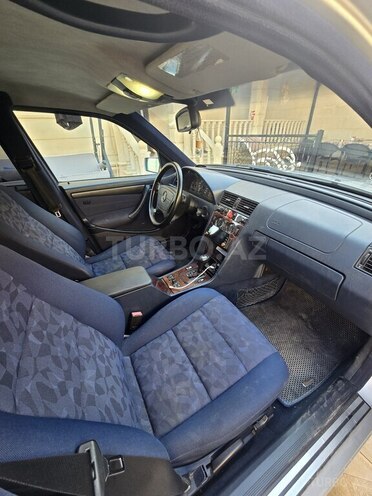 Mercedes C 240 2000, 320,000 km - 2.4 л - Sumqayıt