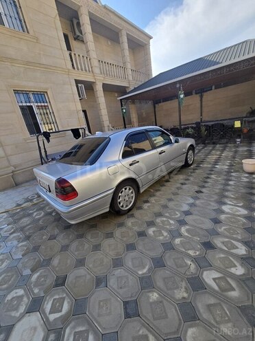 Mercedes C 240 2000, 320,000 km - 2.4 л - Sumqayıt