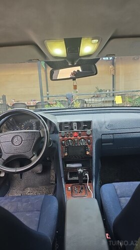Mercedes C 240 2000, 320,000 km - 2.4 л - Sumqayıt