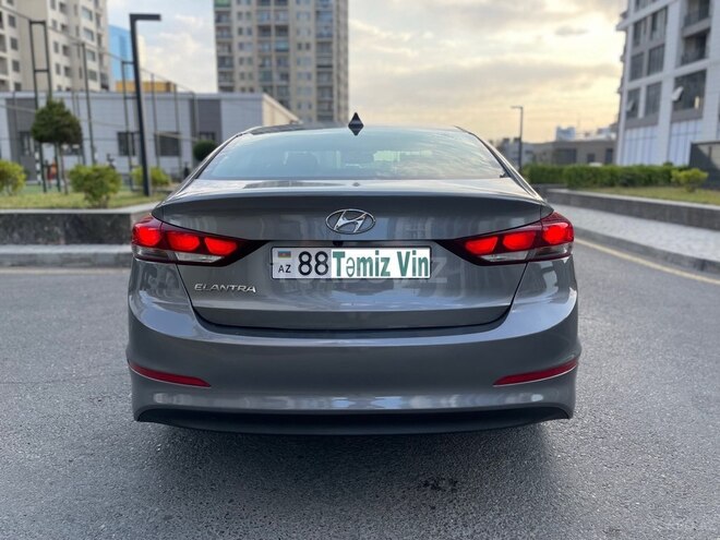 Hyundai Elantra 2018, 123,000 km - 2.0 l - Bakı