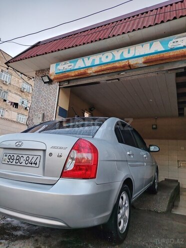 Hyundai Accent 2009, 256,500 km - 1.6 л - Şirvan