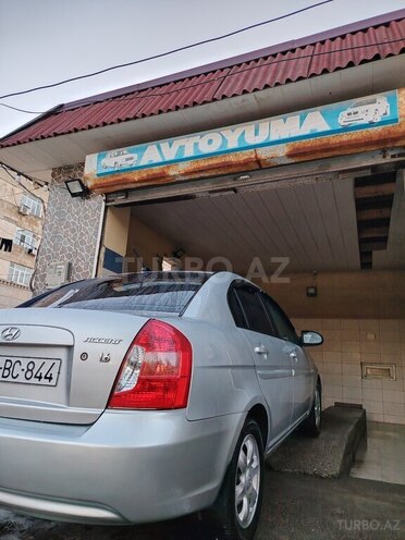 Hyundai Accent 2009, 256,500 km - 1.6 л - Şirvan