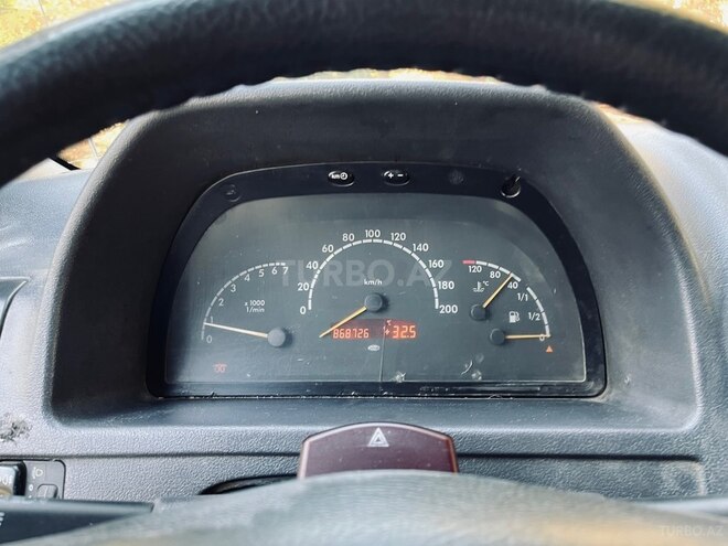 Mercedes  2002, 868,727 km - 2.1 л - Göyçay