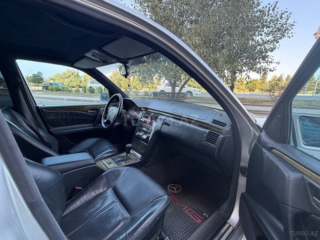 Mercedes E 320 1995, 254,321 km - 3.2 l - Bakı