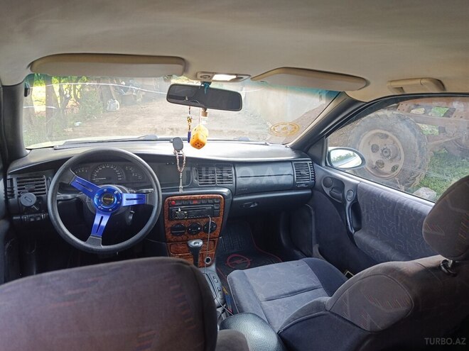 Opel Vectra 1996, 196,000 km - 2.0 l - Gədəbəy