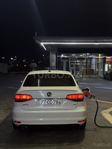 Volkswagen Jetta 2016, 136,800 km - 1.8 л - Bakı