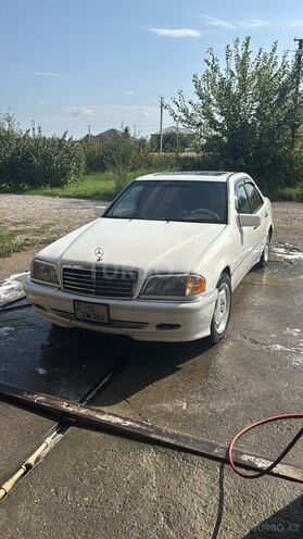 Mercedes C 230 1997, 300,000 km - 2.3 l - Quba
