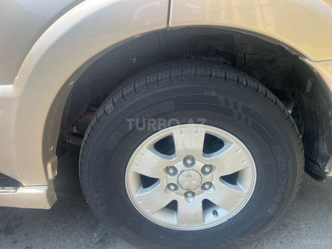 Mitsubishi Pajero 2004, 520,000 km - 2.8 l - Şirvan