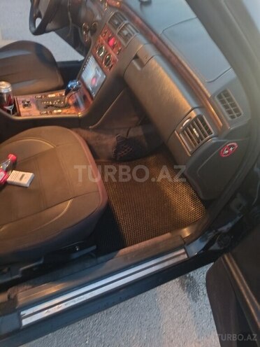 Mercedes E 200 1999, 323,830 km - 2.2 l - Bakı
