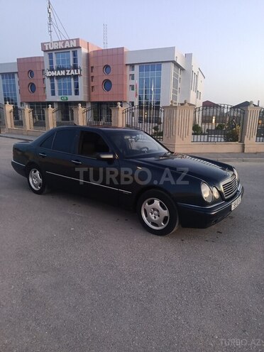 Mercedes E 200 1999, 323,830 km - 2.2 l - Bakı
