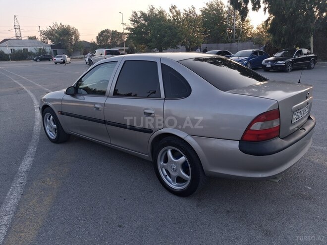 Opel Vectra 1997, 390,000 km - 1.8 l - Sumqayıt