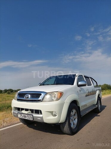 Toyota Hilux 2005, 136,000 km - 2.5 l - Naxçıvan