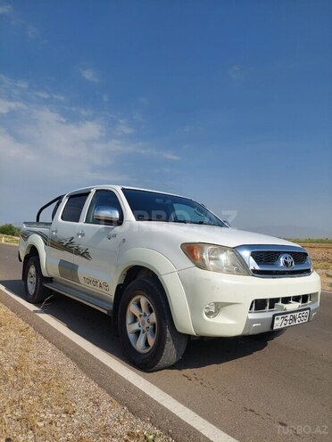 Toyota Hilux 2005, 136,000 km - 2.5 l - Naxçıvan