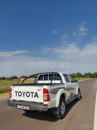 Toyota Hilux 2005, 136,000 km - 2.5 l - Naxçıvan