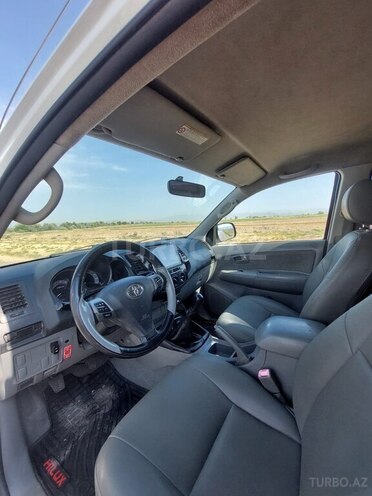 Toyota Hilux 2005, 136,000 km - 2.5 l - Naxçıvan