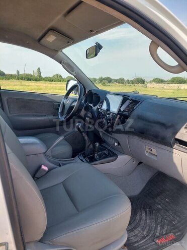 Toyota Hilux 2005, 136,000 km - 2.5 l - Naxçıvan