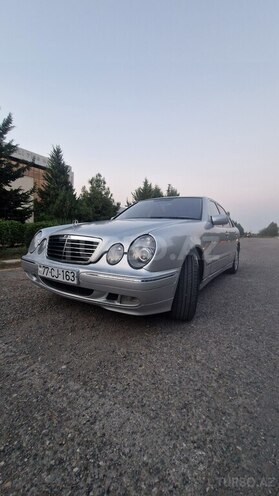 Mercedes E 240 1999, 400,000 km - 2.4 l - Füzuli