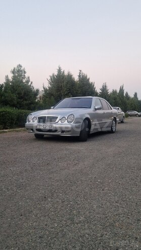 Mercedes E 240 1999, 400,000 km - 2.4 l - Füzuli