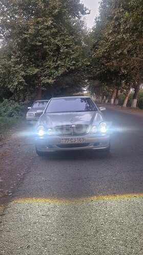 Mercedes E 240 1999, 400,000 km - 2.4 l - Füzuli
