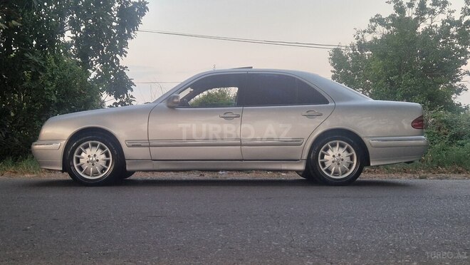 Mercedes E 240 1999, 400,000 km - 2.4 l - Füzuli
