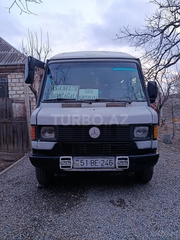 Mercedes 410 D 1989, 150,000 km - 2.8 л - Samux