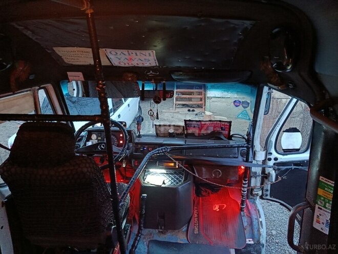 Mercedes 410 D 1989, 150,000 km - 2.8 л - Samux