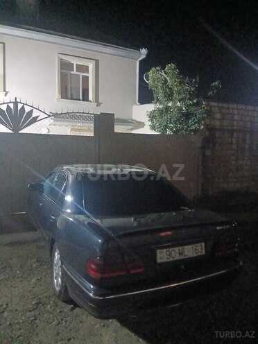 Mercedes E 270 2000, 416,906 km - 2.7 л - Qazax