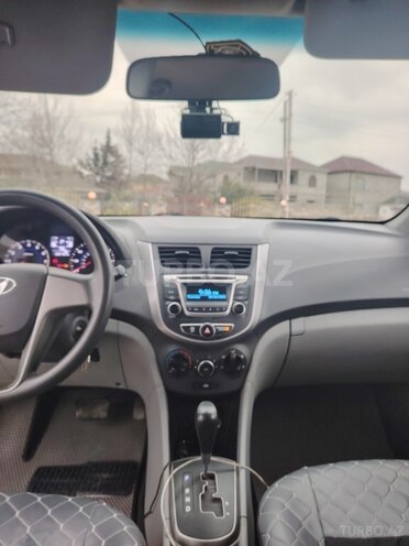 Hyundai Accent 2017, 333,387 km - 1.6 л - Bakı