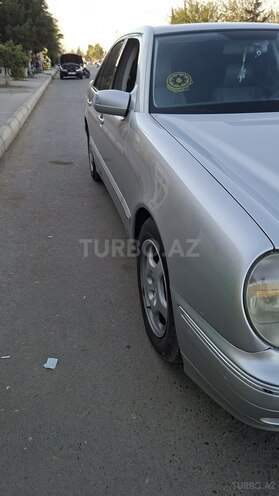 Mercedes E 240 1999, 300,000 km - 2.4 l - Salyan