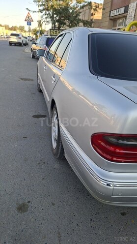Mercedes E 240 1999, 300,000 km - 2.4 l - Salyan