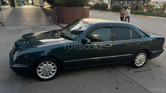 Mercedes E 240 2001, 285,000 km - 2.4 l - Sumqayıt