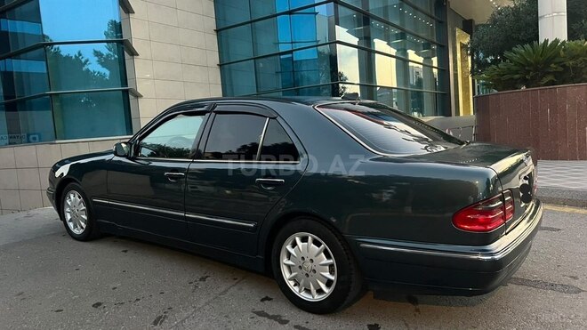 Mercedes E 240 2001, 285,000 km - 2.4 l - Sumqayıt