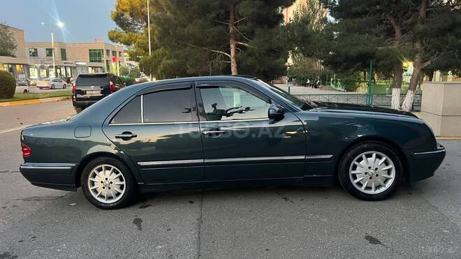 Mercedes E 240 2001, 285,000 km - 2.4 l - Sumqayıt