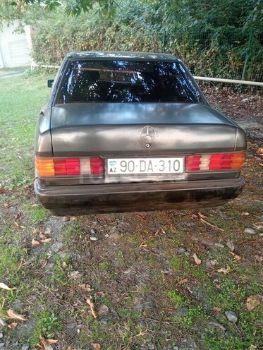 Mercedes 190 1992, 500,000 km - 1.8 л - Qəbələ