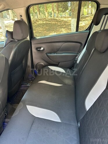 Renault Sandero 2015, 244,000 km - 1.6 l - Sumqayıt