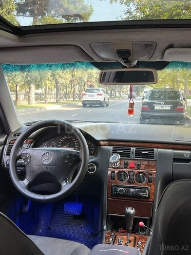 Mercedes E 240 1999, 229,000 km - 2.4 л - Bakı