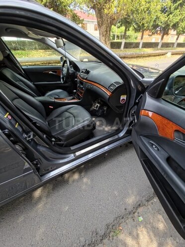Mercedes E 220 2006, 283,000 km - 2.2 l - Zaqatala