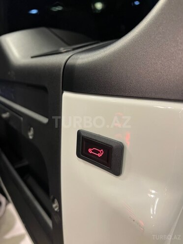 Land Rover Defender 2023, 50,000 km - 3.0 l - Bakı