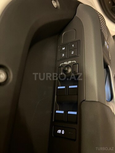 Land Rover Defender 2023, 50,000 km - 3.0 l - Bakı