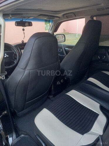 Mitsubishi Pajero 2007, 225,960 km - 3.0 l - Qazax